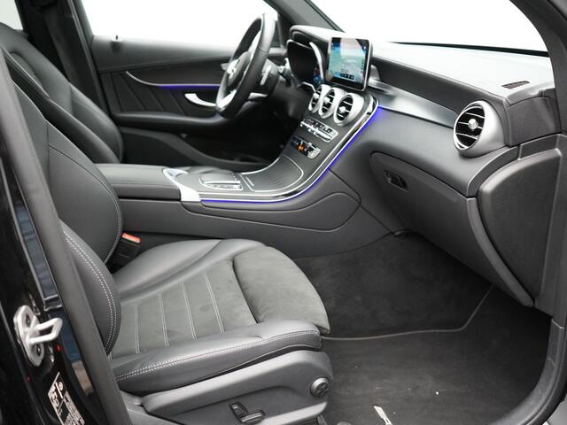 Mercedes-Benz GLC-KLASSE 300e 4MATIC AMG Night Plug In Hybrid 320pk PHEV | Panodak | Alcantara Sportstoelen Verwarmd | L.M. 20" | Virtual | Sfeerverlichting | Navigatie | Apple Carplay | Camera | DAB |