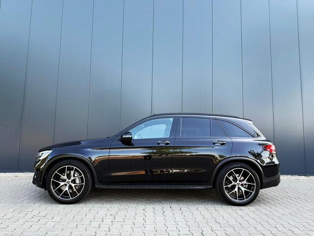 Mercedes-Benz GLC-KLASSE 300e 4MATIC AMG / pano / burmester / Designo