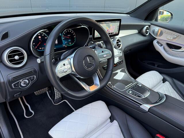 Mercedes-Benz GLC-KLASSE 300e 4MATIC AMG / pano / burmester / Designo