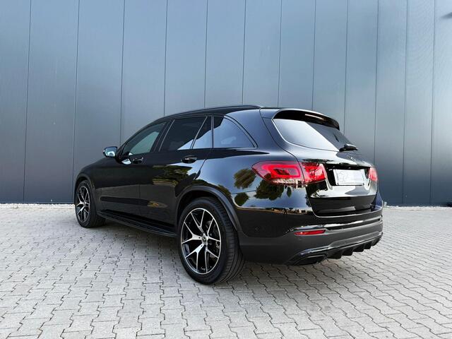Mercedes-Benz GLC-KLASSE 300e 4MATIC AMG / pano / burmester / Designo