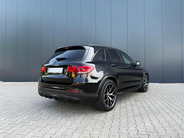 Mercedes-Benz GLC-KLASSE 300e 4MATIC AMG / pano / burmester / Designo