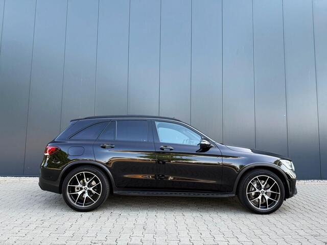Mercedes-Benz GLC-KLASSE 300e 4MATIC AMG / pano / burmester / Designo