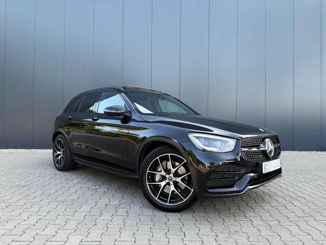 Mercedes-Benz GLC-KLASSE 300e 4MATIC AMG / pano / burmester / Designo