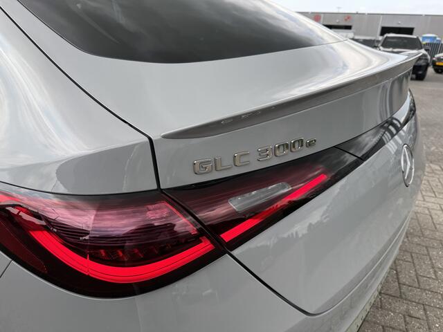 Mercedes-Benz GLC-KLASSE Coupé 300e 4MATIC AMG 340pk sport Edition / alpin grau pano/dak, Premium +, trekhaak, Laser Light, exclusief leder, etc etc