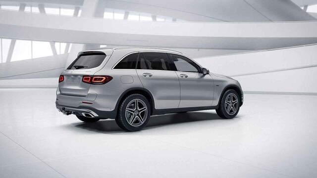 Mercedes-Benz GLC-KLASSE 300e 4MATIC Business Solution AMG | Panoramadak | Burmester | Trekhaak | Keyless | Widescreen | Sfeerverlichting | Stoelverwarming |