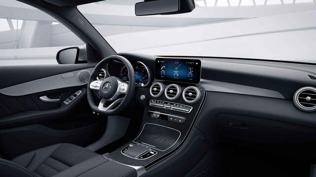 Mercedes-Benz GLC-KLASSE 300e 4MATIC Business Solution AMG | Panoramadak | Burmester | Trekhaak | Keyless | Widescreen | Sfeerverlichting | Stoelverwarming |