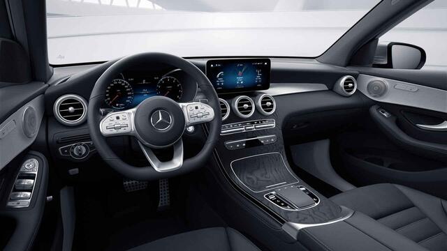 Mercedes-Benz GLC-KLASSE 300e 4MATIC Business Solution AMG | Panoramadak | Burmester | Trekhaak | Keyless | Widescreen | Sfeerverlichting | Stoelverwarming |