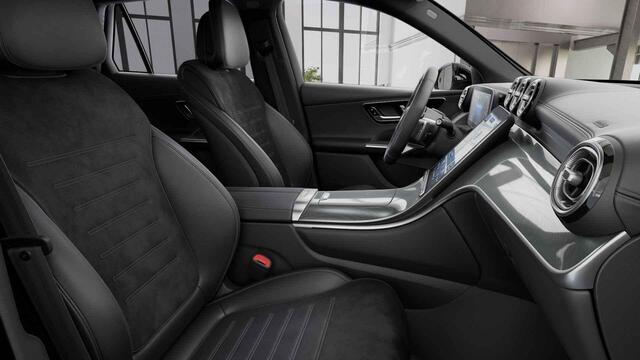 Mercedes-Benz GLC-KLASSE 300e 4MATIC AMG Line | Panoramadak | Trekhaak | Night pakket | Winter pakket |