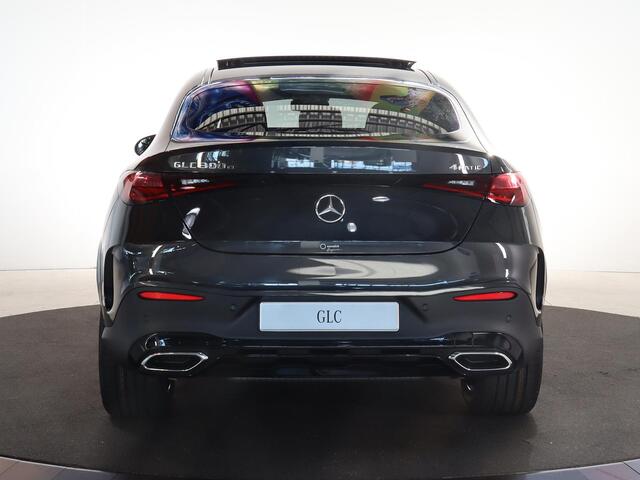 Mercedes-Benz GLC-KLASSE 300 e 4MATIC Coupé Sport Edition | Panoramaschuifdak | Trekhaak | 360° camera | Nightpakket |