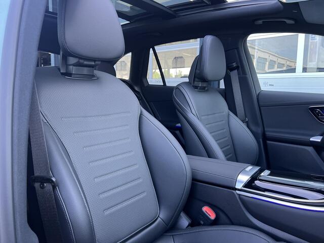 Mercedes-Benz GLC-KLASSE 300 e 4MATIC Sport Edition | AMG Line | Premium Pakket | Night Pakket | Winter Pakket | Panoramadak | Trekhaak | Burmester Surround Sound | 360° Camera | DISTRONIC Afstandsassistent | Elektrisch Verstelbare Stoelen + Memory | Stuurverwarming