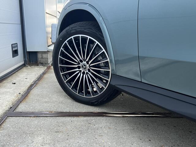 Mercedes-Benz GLC-KLASSE 300 e 4MATIC Sport Edition | AMG Line | Premium Pakket | Night Pakket | Winter Pakket | Panoramadak | Trekhaak | Burmester Surround Sound | 360° Camera | DISTRONIC Afstandsassistent | Elektrisch Verstelbare Stoelen + Memory | Stuurverwarming