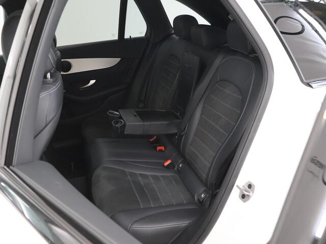 Mercedes-Benz GLC-KLASSE 300e 4MATIC AMG Night | Panoramadak | Easy Pack achterklep | Stoelverwarming | Achteruitrijcamera | Dakrails |