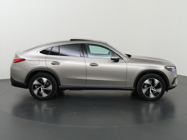 Mercedes-Benz GLC-KLASSE Coupé 300e 4MATIC Luxury Line | Rij-assistentiepakket Plus | 360 Camera | Digital light | Stuurverwarming | 19" Velgen