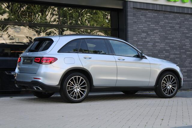 Mercedes-Benz GLC-KLASSE 200 4MATIC Business Solution AMG | PANO | NIGHT PAKKET | ELEK TREKHAAK | SFEERVERLICHTING | CAMERA ACHTER | DODE HOEK |