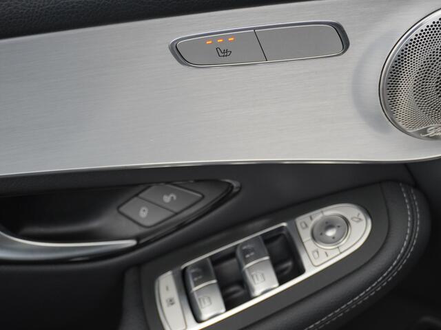 Mercedes-Benz GLC-KLASSE 300e Coupé AMG // Burmester / Magno Grijs // 20 inch // Treeplanken // Night pakket