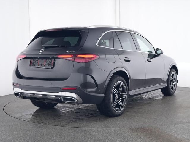 Mercedes-Benz GLC-KLASSE 300 e 4MATIC AMG Plug in Hybride AMG Line | Panorama Schuif-Kanteldak | Alarm | 20 Inch AMG Velgen | Digital Koplampen | Trekhaak. Inclusief 48 maanden MB Certified garantie voor Europa.