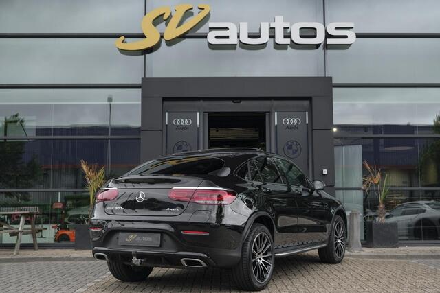 Mercedes-Benz GLC-KLASSE Coupé GLC300e AMG 320pk 4MATIC Schuifdak Burmester Camera MBUX Trekhaak elektrisch 20" LMV