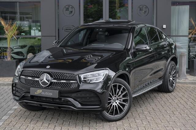 Mercedes-Benz GLC-KLASSE Coupé GLC300e AMG 320pk 4MATIC Schuifdak Burmester Camera MBUX Trekhaak elektrisch 20" LMV