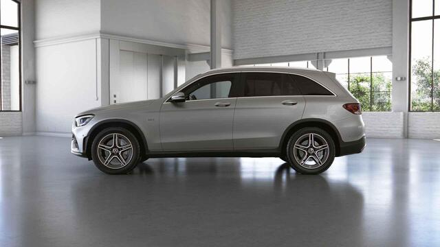 Mercedes-Benz GLC-KLASSE 300e 4MATIC Premium Plus | AMG | Trekhaak | Widescreen | Stoelverwarming |