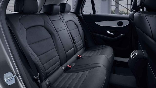 Mercedes-Benz GLC-KLASSE 300e 4MATIC Premium Plus | AMG | Trekhaak | Widescreen | Stoelverwarming |