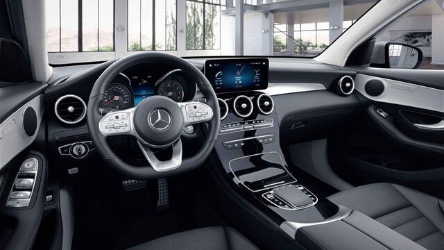 Mercedes-Benz GLC-KLASSE 300e 4MATIC Premium Plus | AMG | Trekhaak | Widescreen | Stoelverwarming |