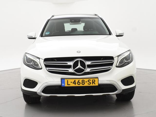 Mercedes-Benz GLC-KLASSE 350e 4MATIC PLUG-IN HYBRID + TREKHAAK | PANORAMA | LUCHTVERING | LED | STOELVERWARMING