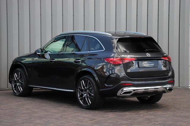 Mercedes-Benz GLC-KLASSE 300e AMG 4-Matic | 313PK | Massage | Head-up | Sfeerverlichting | Keyles-go | Pano | Digital-light | Distronic | Stuurwielverw. | 2024.