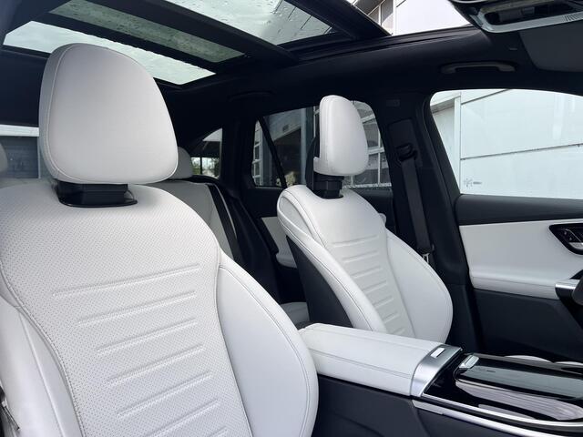 Mercedes-Benz GLC-KLASSE 400 e 4MATIC Sport Edition | AMG Line | Grijs Interieur | Premium Pakket | Night Pakket | Winter Pakket | Panoramadak | Trekhaak | Burmester 3D Surround | 360° Camera | DISTRONIC Afstandsassistent | Elektrisch Verstelbare Stoelen + Memory
