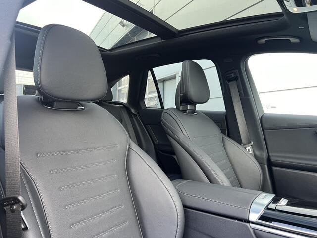 Mercedes-Benz GLC-KLASSE 400 e 4MATIC Sport Edition | AMG Line | Leder Zwart | Premium Plus | Night Pakket | Winter Pakket | Panoramadak | Trekhaak | 360° Camera | DISTRONIC Afstandsassistent | Elektrisch Verstelbare Stoelen + Memory | Apple CarPlay | Android Auto