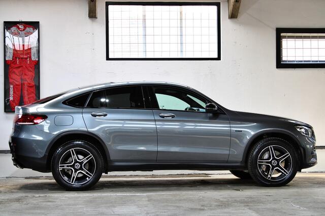 Mercedes-Benz GLC-KLASSE Coupé 300e 4MATIC Business Solution AMG | Digitaal display | MBUX | NL auto | 1e eigenaar | BTW |