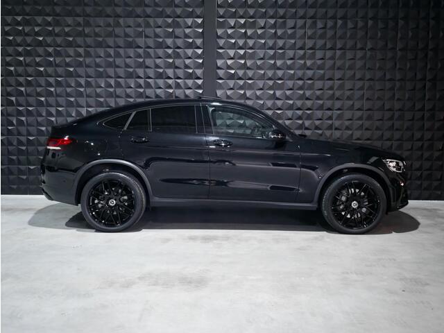 Mercedes-Benz GLC-KLASSE Coupé 300e 4MATIC AMG | All Black | 21" | Sch.Dak | Memo | Priv | Ambiente Int. Verl. | Camera |