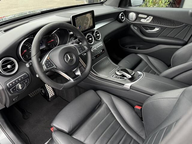 Mercedes-Benz GLC-KLASSE Coupé 350 d 4M AMG Schuifdak | Luchtvering | Trekhaak | Distronic | Burmester | Night | Standkachel | 360 Camera | DAB | Keyless | Treeplanken | Sfeerverlichting | 20" Multispaak | LED ILS | Zeer Compleet! | V6 Diesel