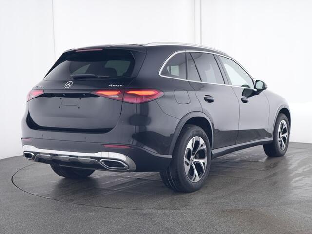 Mercedes-Benz GLC-KLASSE 300 e 4MATIC Plug-In Hybride | Panorama Schuif-Kanteldak | Rijassistentiepakket plus | Zwarte Hemel | Memory Voorstoelen |G Inclusief 24 maanden MB Certified garantie voor Europa.