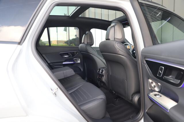 Mercedes-Benz GLC-KLASSE 400e AMG 4-Matic | 381PK | Achterasbesturing | Luchtvering | Pano | Keyles-go | Head-up | Sfeerverlichting | Memory | Burmester | Digital-light | 2024.
