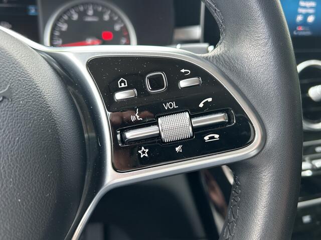Mercedes-Benz GLC-KLASSE 200 Business 200 Business // Facelift // Camera // Carplay // MBUX // Treeplanken // Alarm // Cruise // LED koplampen