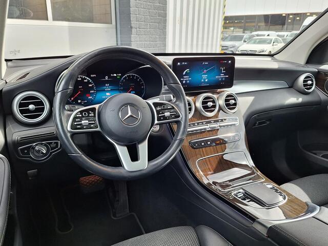 Mercedes-Benz GLC-KLASSE 300e 4MATIC Premium Plus | Panoramadak | Trekhaak | DISTRONIC | 360? camera | Memory pakket | Sfeerverlichting | HUD | Treeplanken | Elektrische achterklep