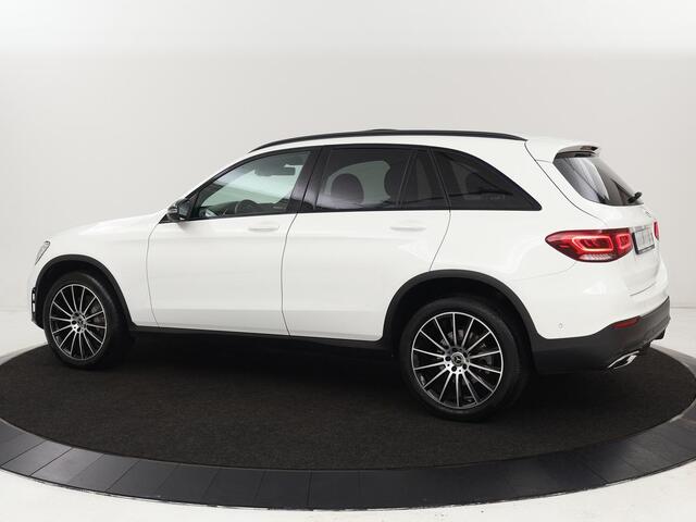 Mercedes-Benz GLC-KLASSE 300de 4MATIC AMG Night | Panoramadak | Adaptive cruise | Trekhaak | Stoelverwarming | Carplay | Leder/Alcantara | Digital Cockpit | 360 Camera | Park Assist