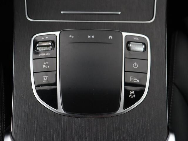 Mercedes-Benz GLC-KLASSE 300de 4MATIC AMG Night | Panoramadak | Adaptive cruise | Trekhaak | Stoelverwarming | Carplay | Leder/Alcantara | Digital Cockpit | 360 Camera | Park Assist