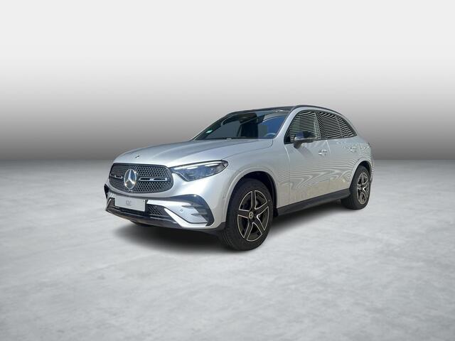 Mercedes-Benz GLC-KLASSE 400 e 4MATIC Sport Edition | AMG Line | Premium Pakket | Night Pakket | Winter Pakket | Panoramadak | Trekhaak | 360° Camera | DISTRONIC Afstandsassistent | Elektrisch Verstelbare Stoelen + Memory | Stuurverwarming | Apple CarPlay | Android Auto
