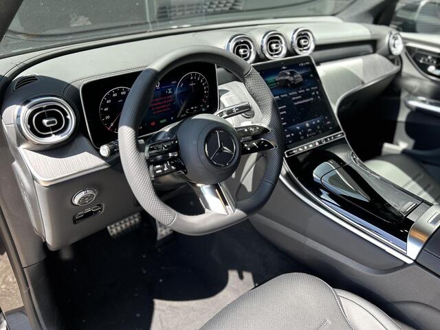 Mercedes-Benz GLC-KLASSE 400 e 4MATIC Sport Edition | AMG Line | Premium Pakket | Night Pakket | Winter Pakket | Panoramadak | Trekhaak | 360° Camera | Dodehoekassistent | Elektrisch Verstelbare Stoelen + Memory | Stoelverwarming | Apple CarPlay | Android Auto