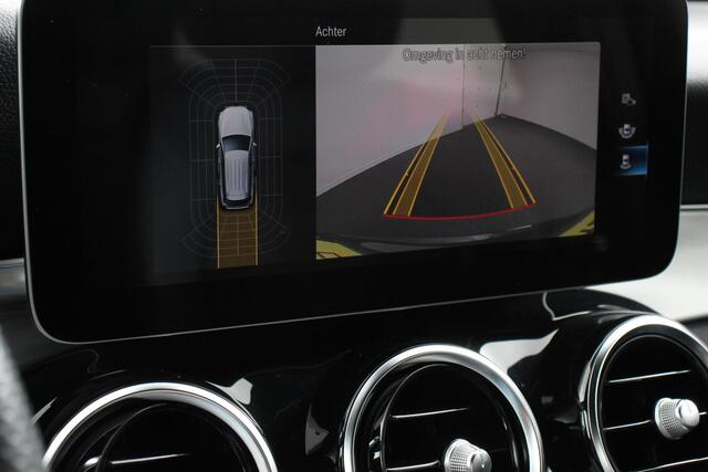Mercedes-Benz GLC-KLASSE 300e 4MATIC AMG PHEV | Navigatie | Half leder Sportstoelen | Camera | Dab | Led | Electrisch bedienbare achterklep | 19"Lichtmetalen Velgen | Extra getint glas |