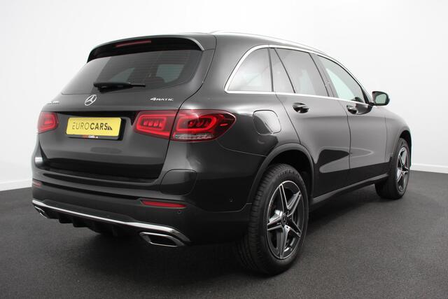Mercedes-Benz GLC-KLASSE 300e 4MATIC AMG PHEV | Navigatie | Half leder Sportstoelen | Camera | Dab | Led | Electrisch bedienbare achterklep | 19"Lichtmetalen Velgen | Extra getint glas |