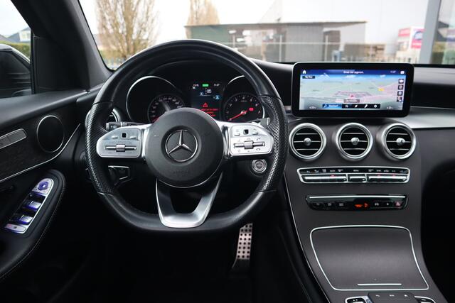 Mercedes-Benz GLC-KLASSE 200 4MATIC AMG Business Solution Facelift. Panoramadak Camera Leder Sfeerverlichting Afneembare Trekhaak.