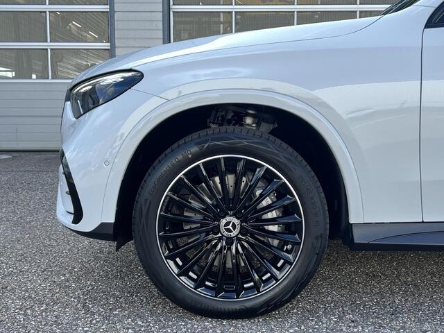 Mercedes-Benz GLC-KLASSE 300 e 4MATIC Sport Edition | AMG Line | Leder Zwart | Premium Pakket | Night Pakket | Winter Pakket | Panoramadak | Burmester 3D Surround | 360° Camera | DISTRONIC Afstandsassistent | Elektrisch Verstelbare Stoelen + Memory | Stuurverwarming