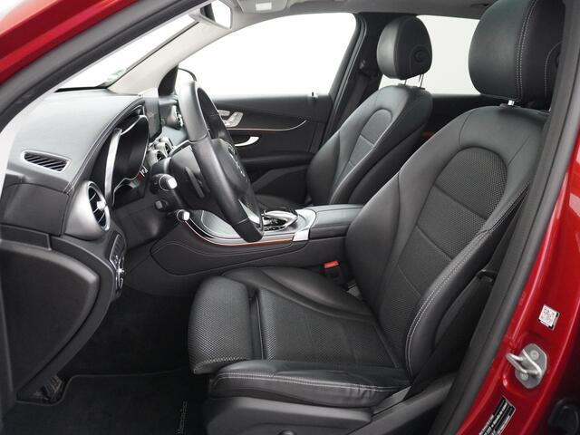 Mercedes-Benz GLC-KLASSE 250 4MATIC Business Solution AMG Panoramadak Trekhaak Luchtvering 360 Camera Memory