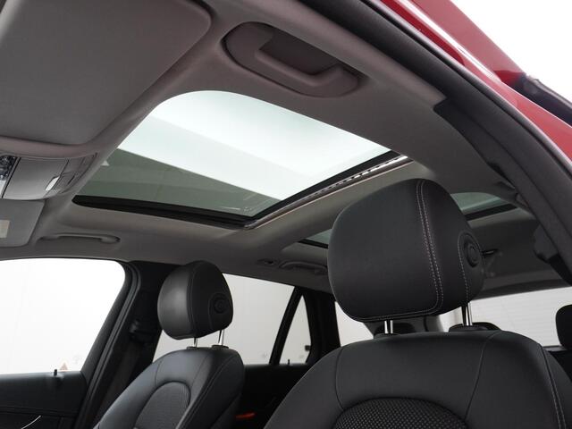 Mercedes-Benz GLC-KLASSE 250 4MATIC Business Solution AMG Panoramadak Trekhaak Luchtvering 360 Camera Memory