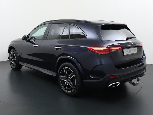 Mercedes-Benz GLC-KLASSE 300e 4MATIC AMG // NIEUW Model // Trekhaak // Distronic // 360 Camera // Memory Stoelen // Digital Light // Sfeerverlichting // Carplay