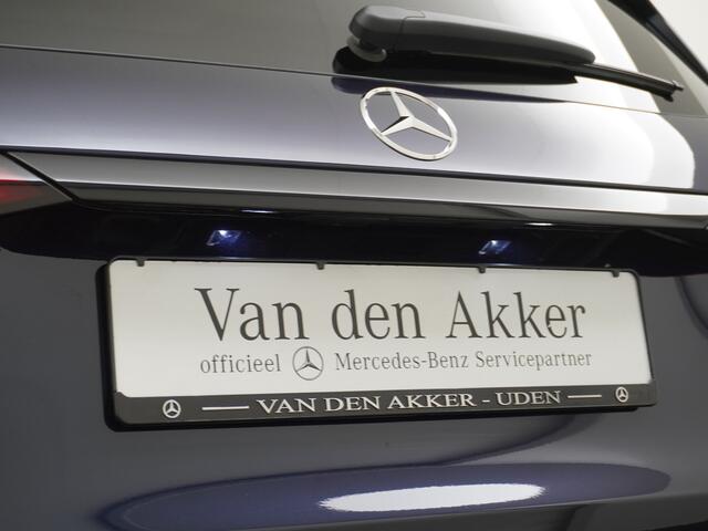 Mercedes-Benz GLC-KLASSE 300e 4MATIC AMG // NIEUW Model // Trekhaak // Distronic // 360 Camera // Memory Stoelen // Digital Light // Sfeerverlichting // Carplay