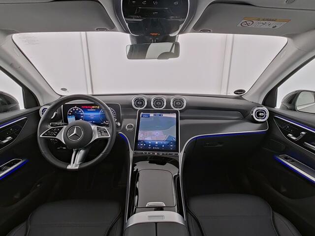 Mercedes-Benz GLC-KLASSE 300 e 4MATIC Plug-In Hybride AVANTGARDE Advanced Plus | Trekhaak | Panorama Schuif-Kanteldak | Stuur en Stoelverwarming | Sfeerverlichting | Memory Voorstoelen. Inclusief 24 maanden MB Certified garantie voor Europa.
