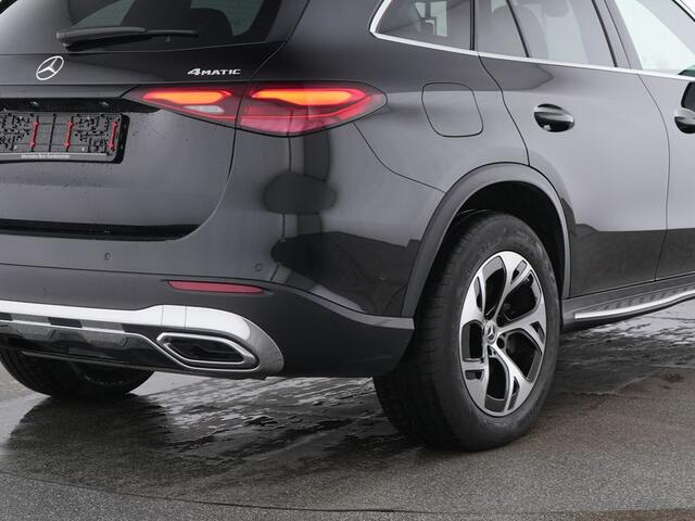 Mercedes-Benz GLC-KLASSE 300 e 4MATIC Plug-In Hybride AVANTGARDE Advanced Plus | Trekhaak | Panorama Schuif-Kanteldak | Stuur en Stoelverwarming | Sfeerverlichting | Memory Voorstoelen. Inclusief 24 maanden MB Certified garantie voor Europa.